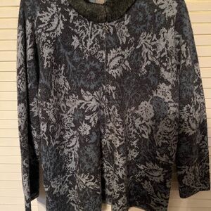 Sigrid Olsen BlueGray Floral Full Zip w/FauxFur Collar
PTP=21”
L=27”
Sleeve=24”
